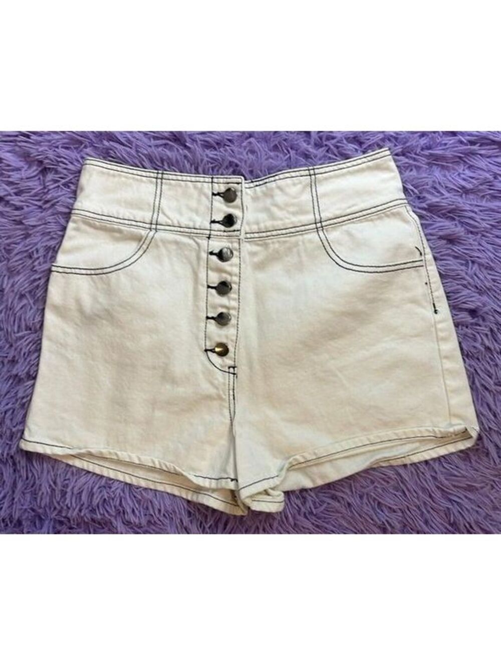 Forever 21 Women’s High Rise Button Front Denim Shorts Cream Size 29 Large